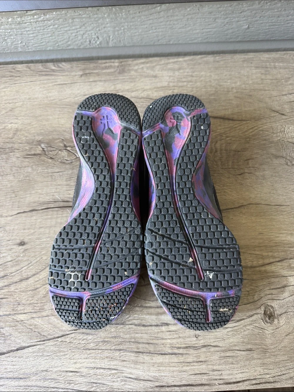 KURU Carrera Women’s Black and Purple Athletic Shoes with Pink Laces size 7.5